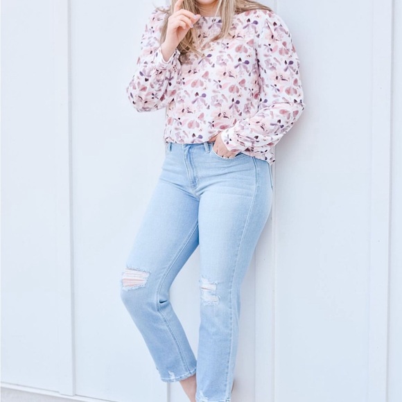 Mad About Style - Floral Blouse - Picture 3 of 3